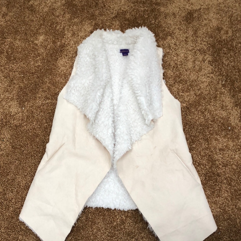 FUR VEST